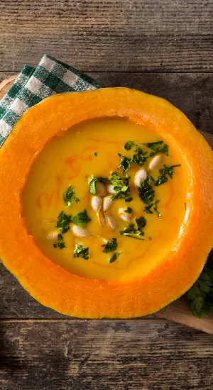 Das absolute Herbstgericht? Das ist die Japanische Kabocha-Kürbissuppe!